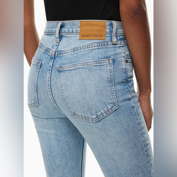 DENIM FORUM ARITZIA The Yoko High Rise Slim
High-waisted slim jeans (J4) - Picture 5 of 12